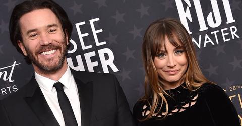 kaley cuoco pregnancy issues baby dad boyfriend tom pelphrey