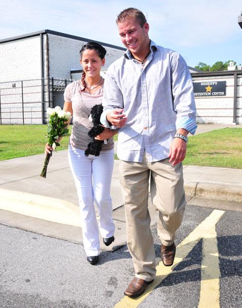 Shes Out Jenelle Evans Released From Jail After Failing Drug Test 