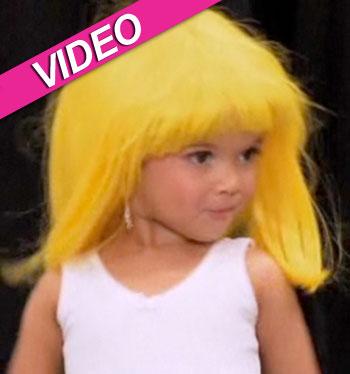 Toddlers Tot Dresses As Pretty Woman Prostitute