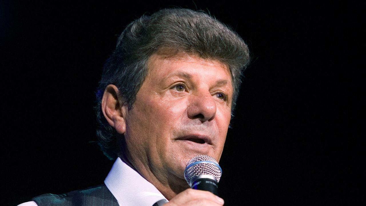 Frankie Avalon met Annette Funicello at a Dick Clark 'Caravan of Stars' show in 1959.