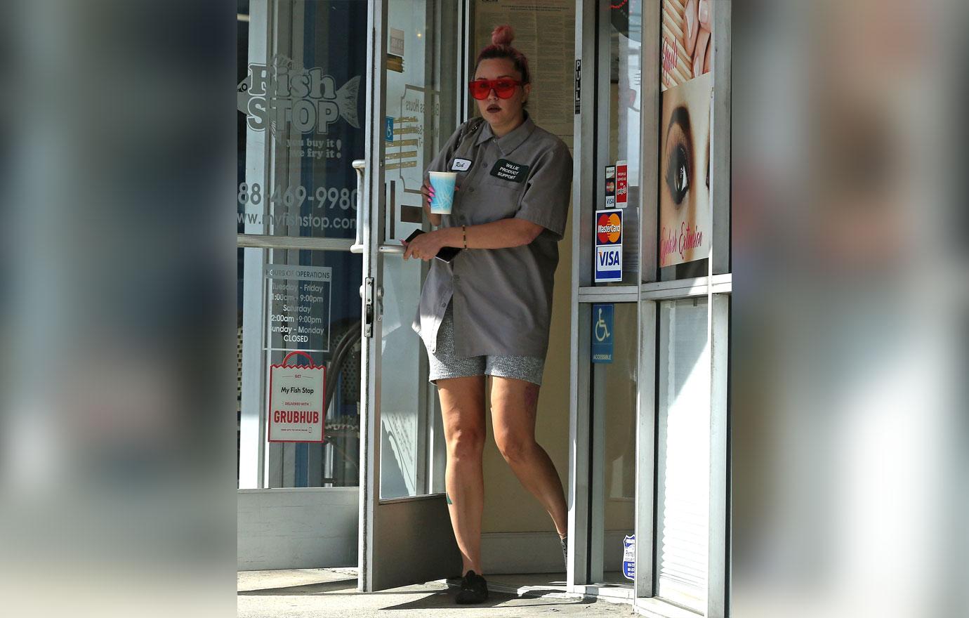 Amanda Bynes Spotted With Large Bruise During Lone Date Following Rehab