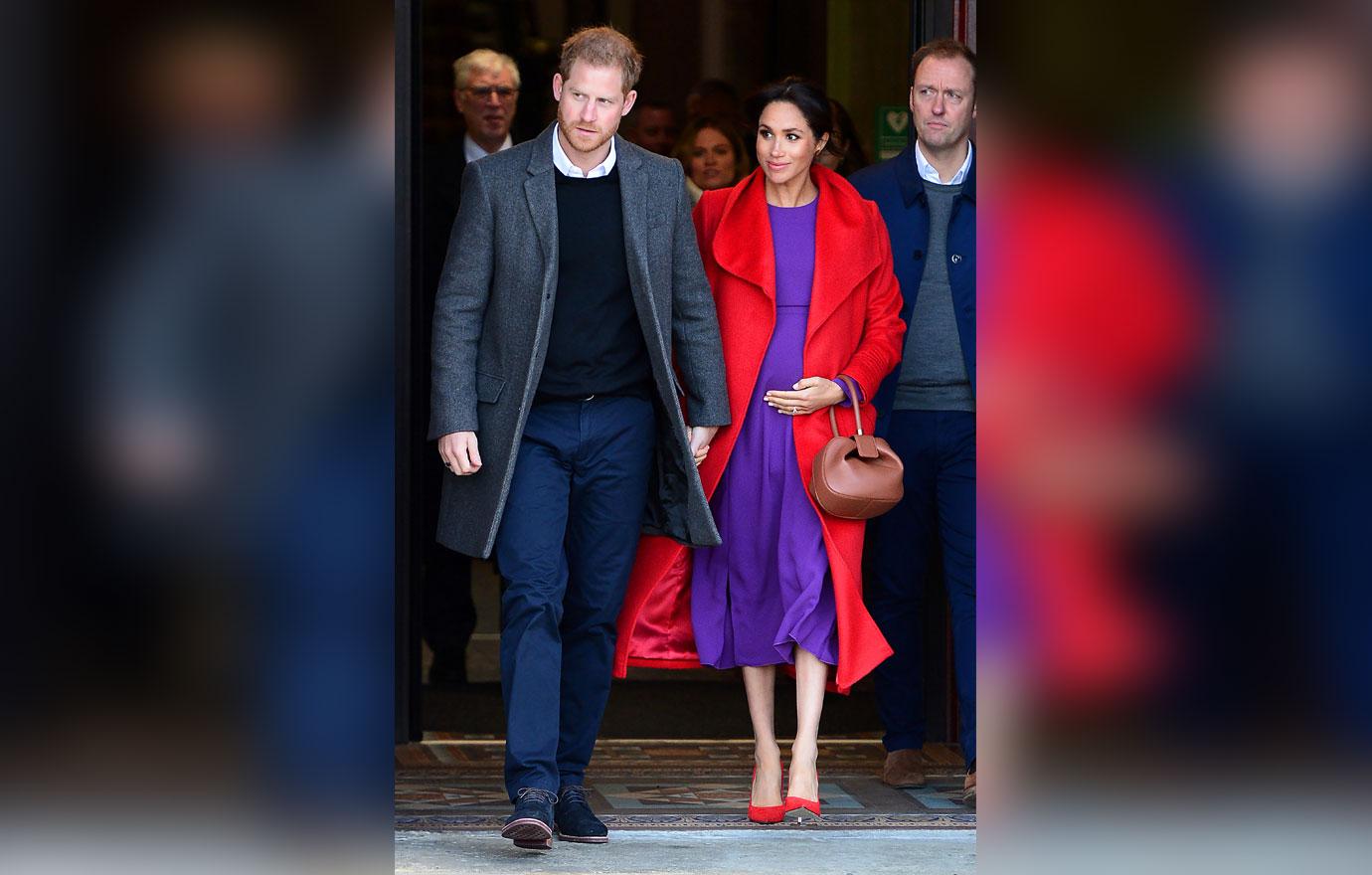 Meghan markle purple outlet dress red coat