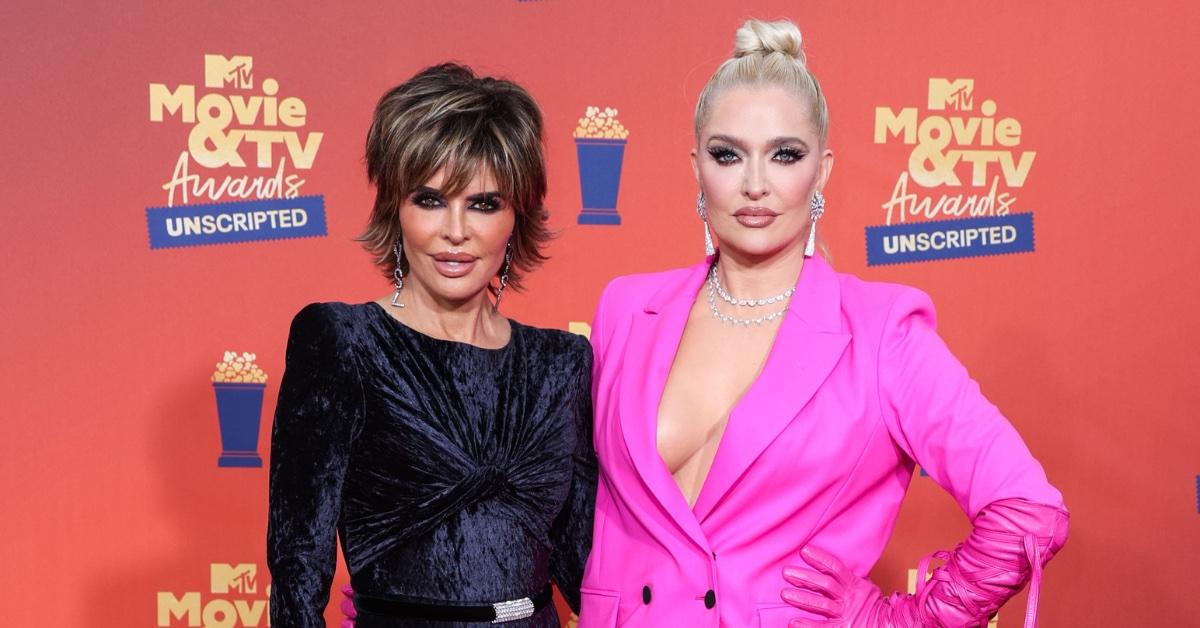 'RHOBH' Star Lisa Rinna Flips Off Critics, Gets Booed At BravoCon