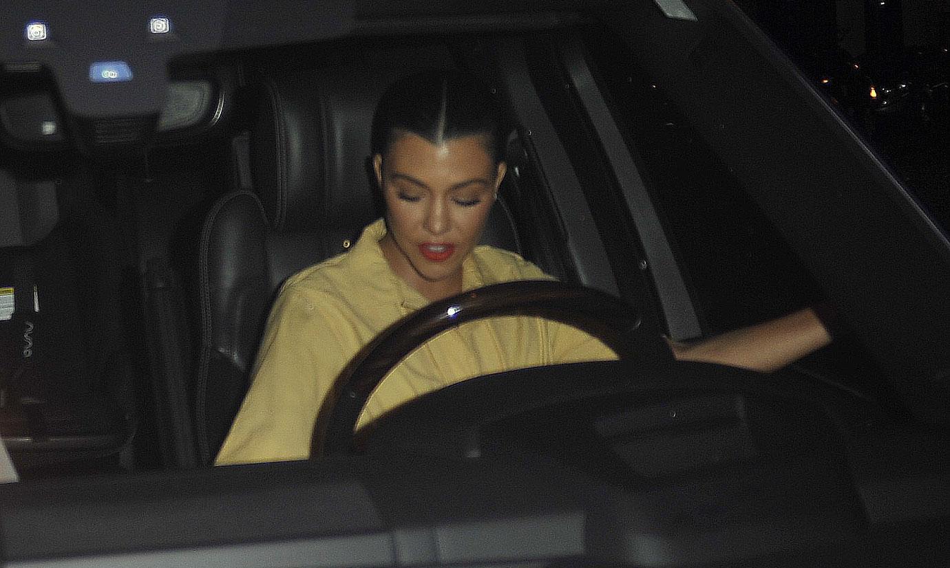 Kourtney Kardashian Pulled Over By Cops, Slapped With Speeding Ticket
