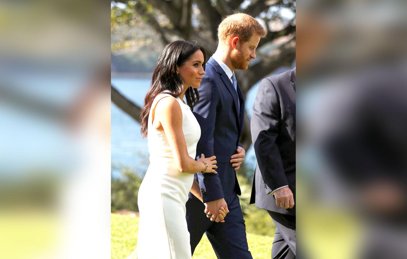 //meghan markle pregnant baby bump australia