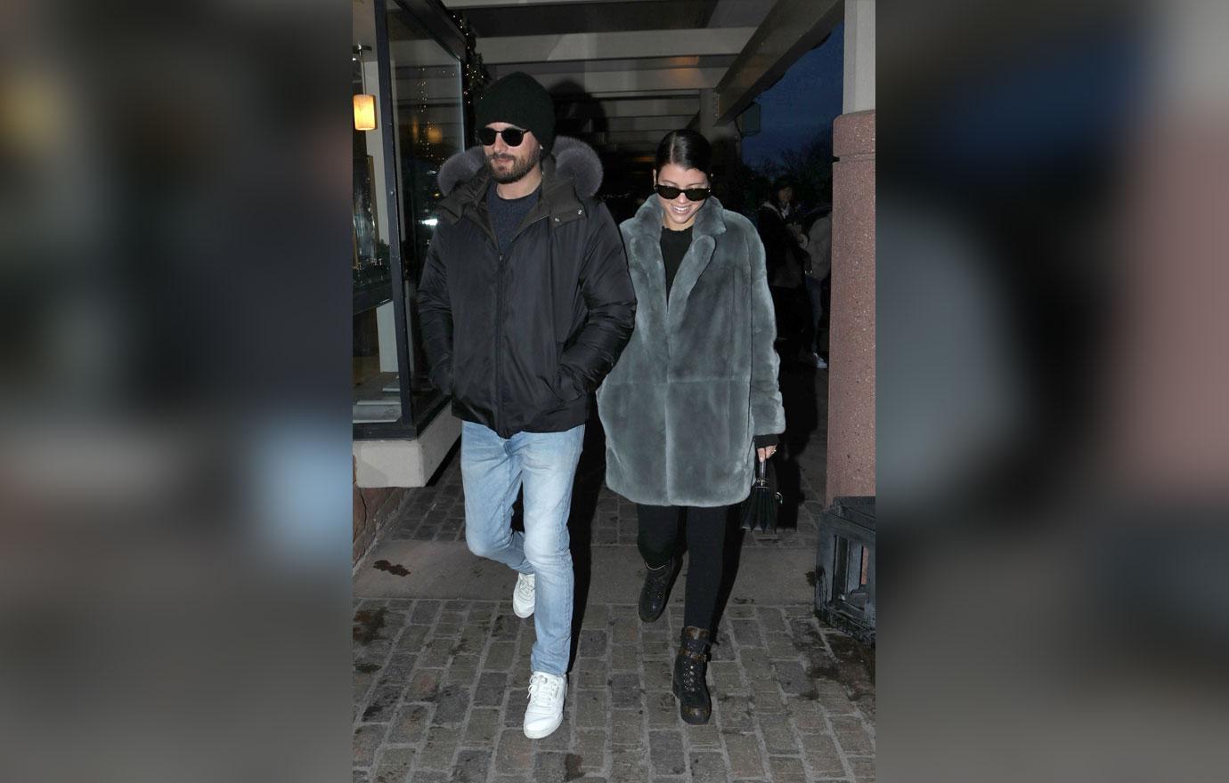 scott-disick-sofia-richie-cuddle-in-aspen