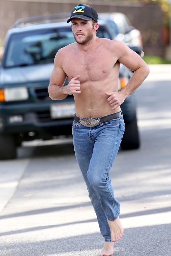 //scott eastwood exercises shirtless