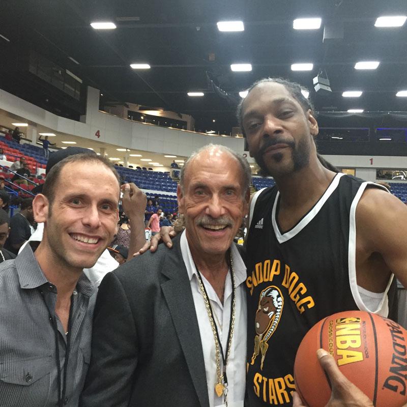 //Snoop Dogg with Les and Seth Gold