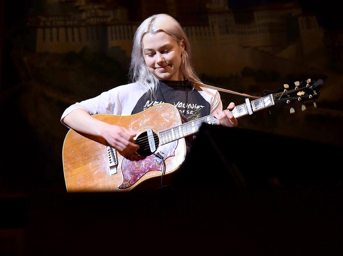 phoebe bridgers gallery pic