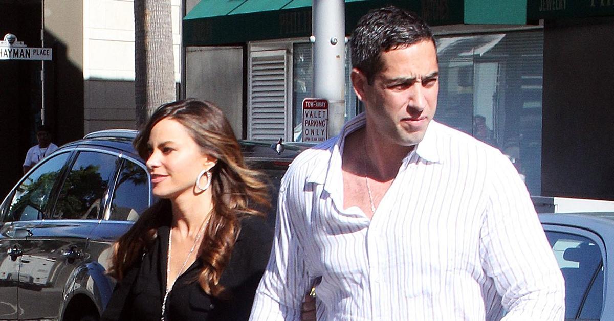 Photos and Pictures - NYC 05/20/10 Sofia Vergara (ABC's Modern Family) and  boyfriend Nick Loeb stopping to get pizza for him, and sushi for her, while  shopping in SOHO and then stopping