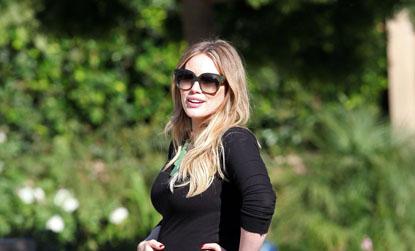 //hilary duff pregnant
