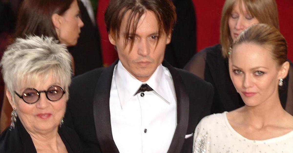 Johnny Depp, his mother Betty Sue Palmer, and ex-wife Vanessa Paradis on the red carpet