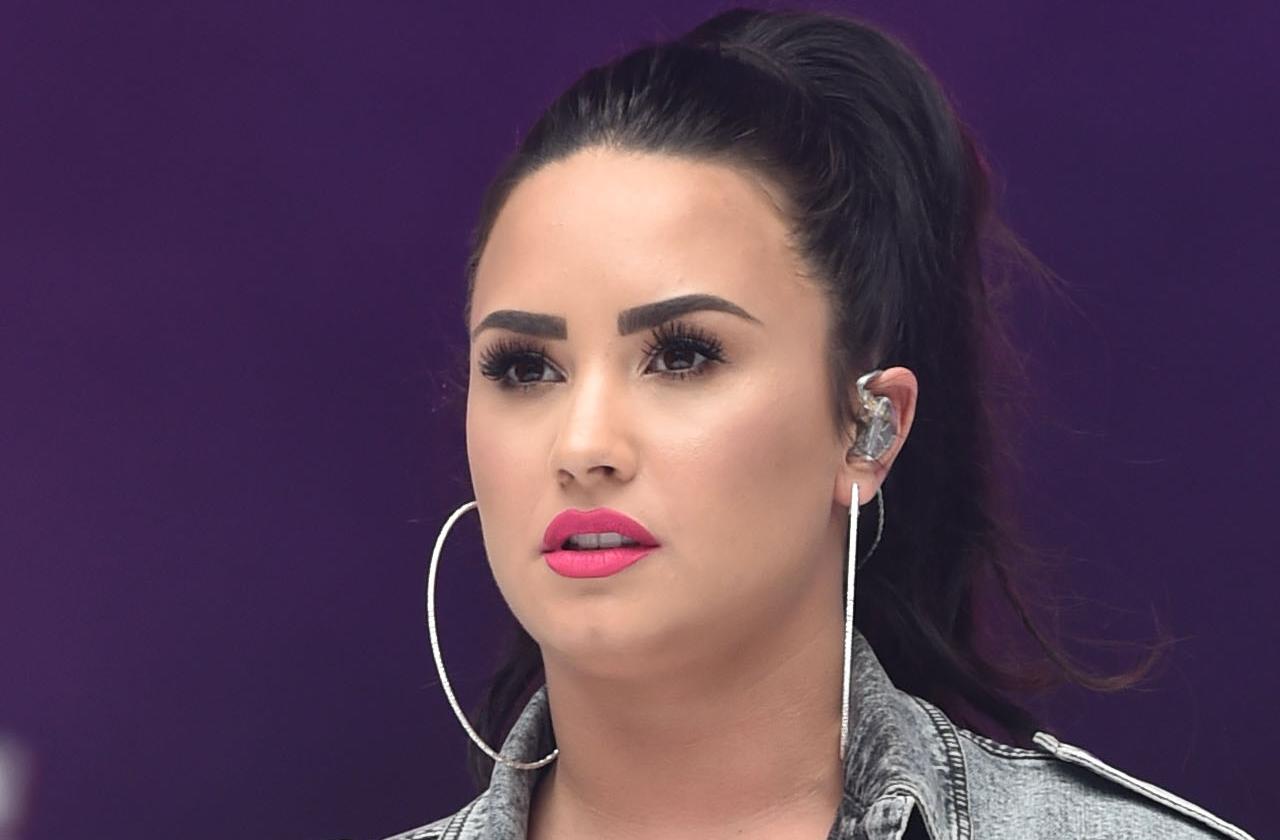 Pool Party! Demi Lovato Rocks Cutout Bra & Fishnets For New Single