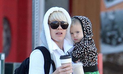 //pink_ffn_pink_pablosashadn_excl___px