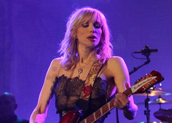 //pp_ courtney lovesundance_wenn