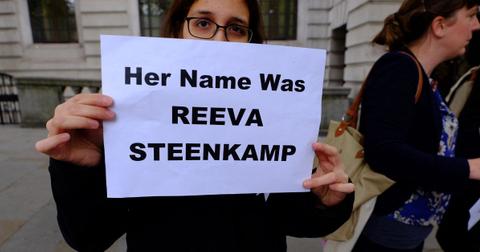 oscar pistorius grant parole years kill girlfriend reeva steenkamp