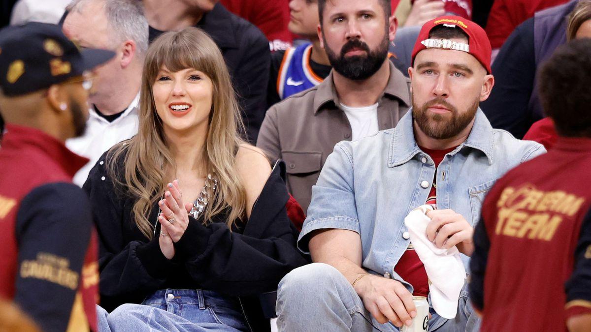 Photo of Taylor Swift, Travis Kelce