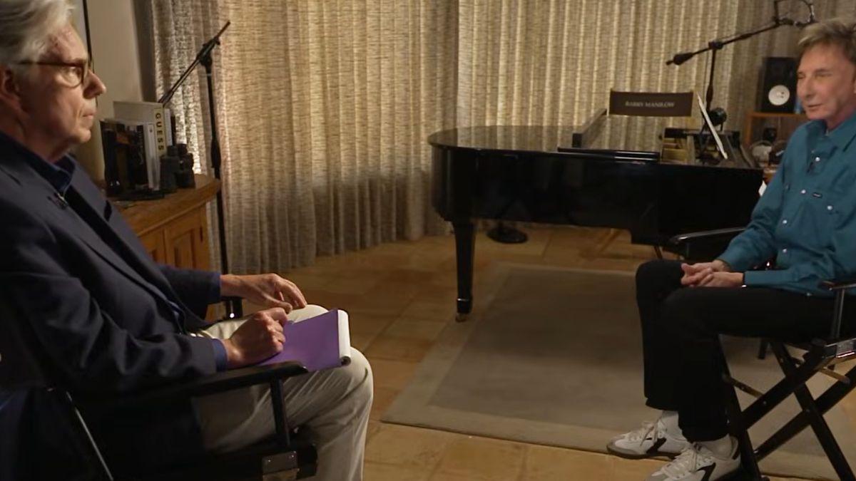 A photo of Barry Manilow and Chris Connelly