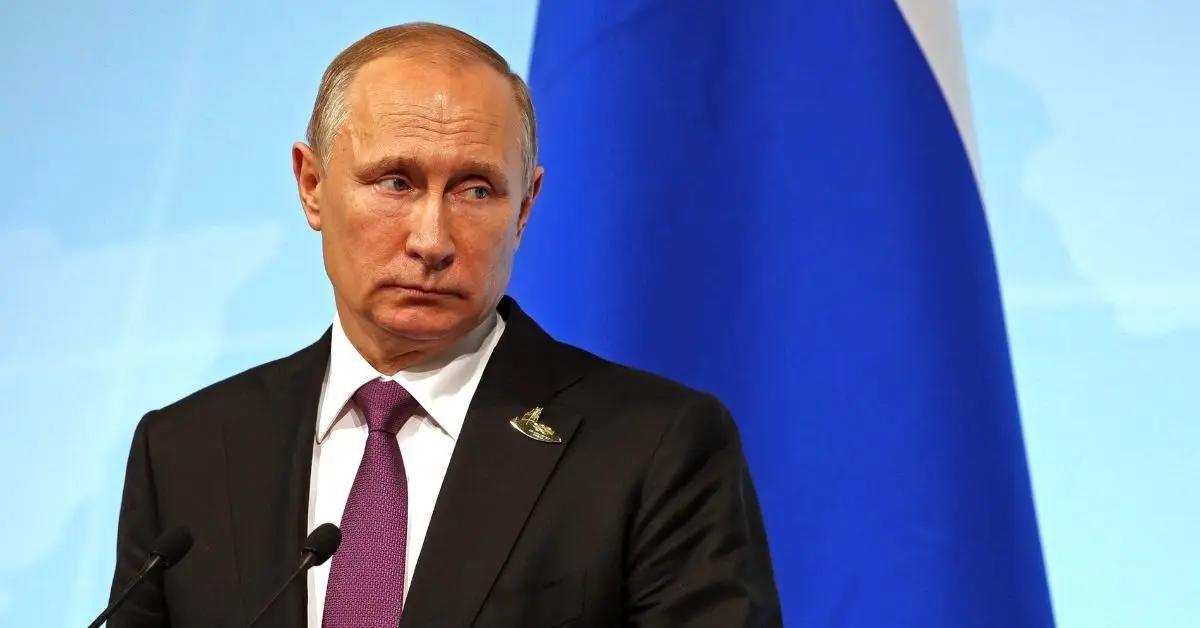 Putin 'Never Uses Phone Or Internet' Over Fears Of Being Bugged By West