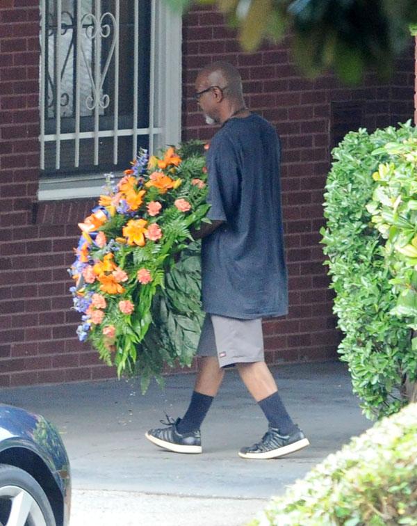 //bobbi kristina funeral wake murray brothers home