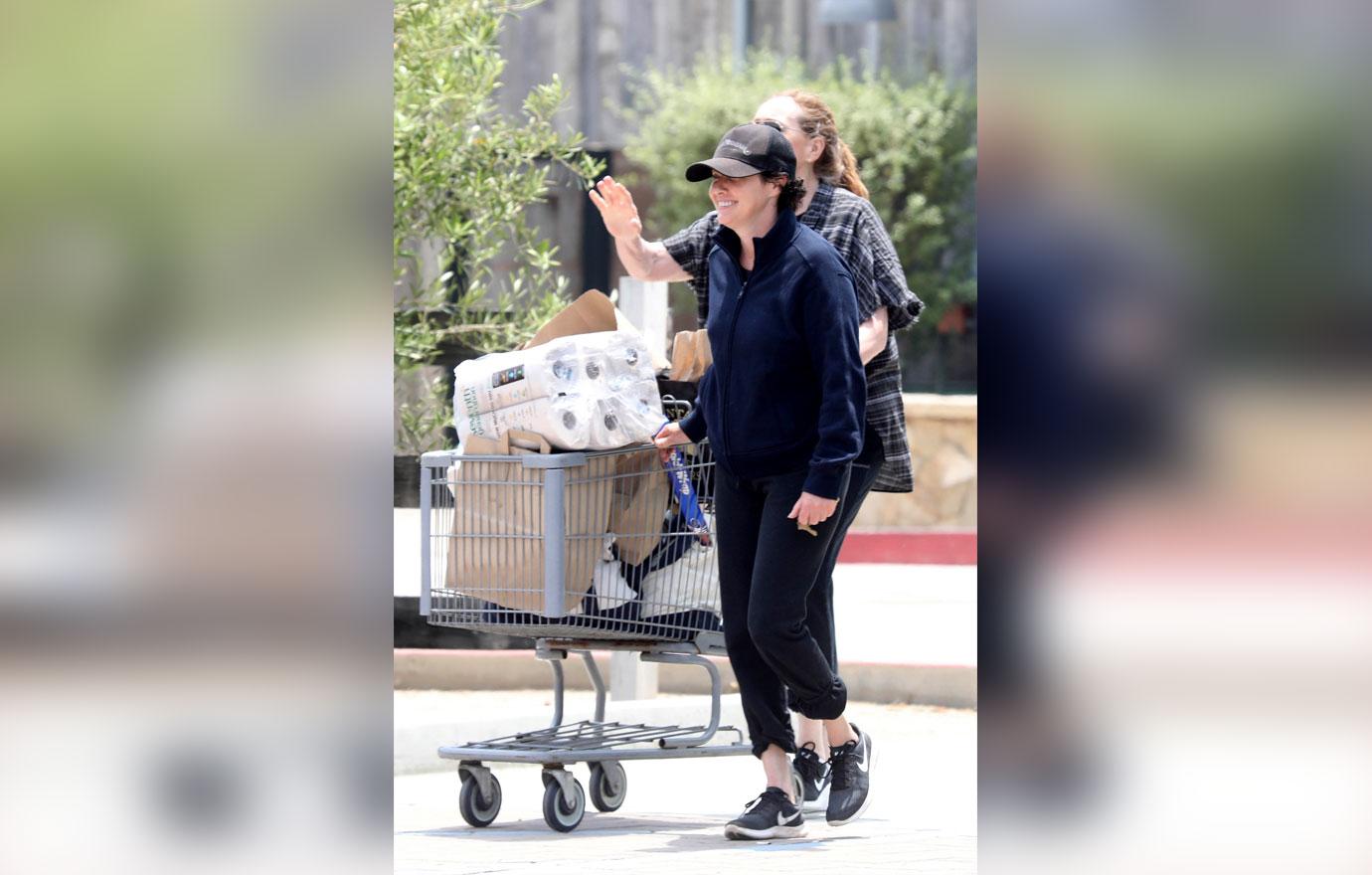 Shannen Doherty Fighting Cancer Grocery Shops With Mom