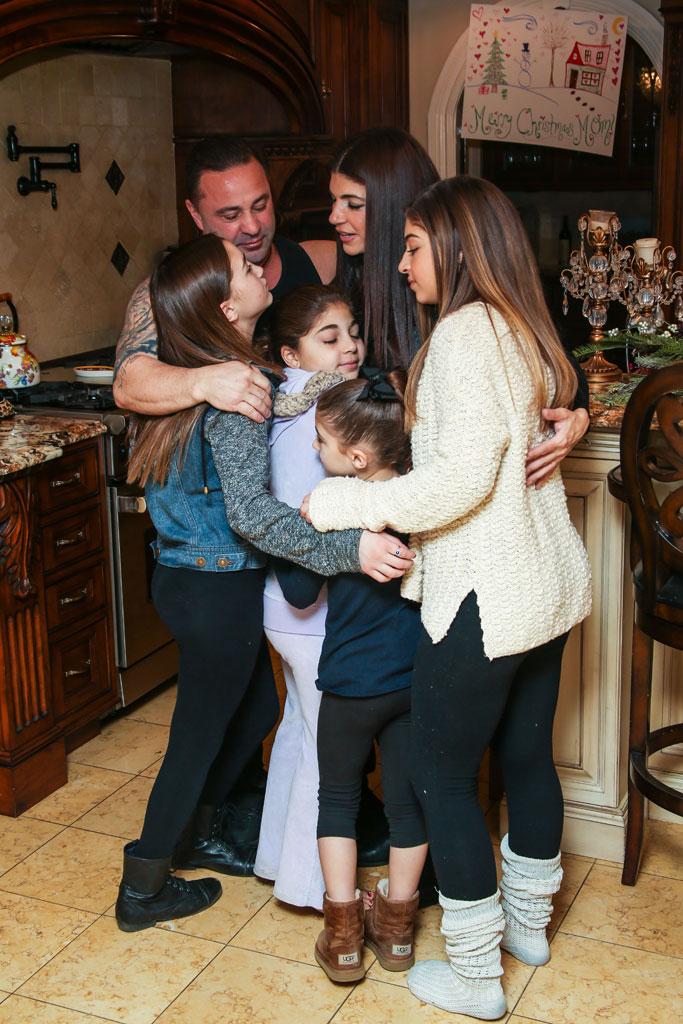 Teresa Giudice Says Goodbye To Joe Before Prison