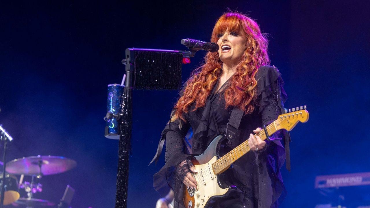 Wynonna Judd claimed she's never talked politics with Rosie O'Donnell.