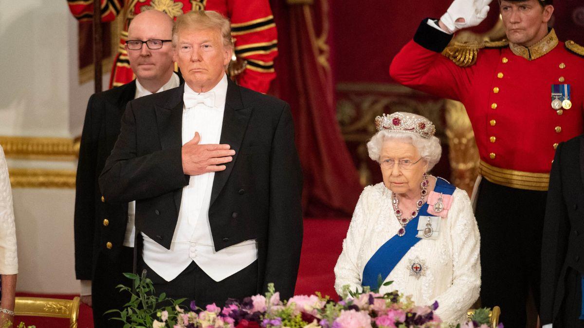 Photo of Queen Elizabeth and Donald Trump