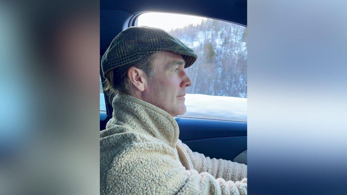 James Van Der Beek had two siblings.