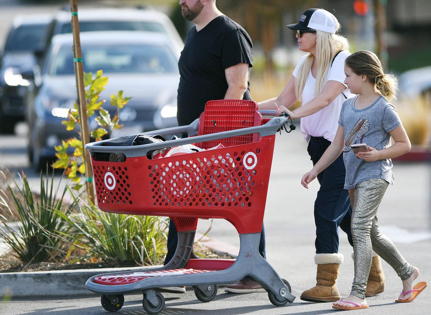 Tori Spelling Discount Shopping Money problems