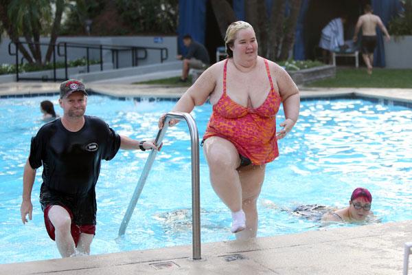 Mama June & Family Hotel Pool