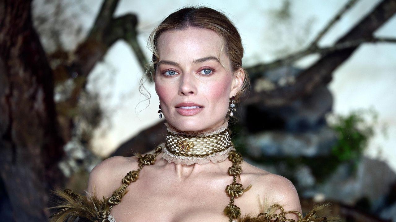 Margot Robbie seeks a bigger 'Barbie' payday as stalled sequel talks put her return in doubt.