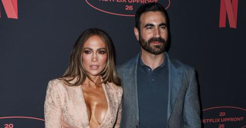 Photo of Brett Goldstein and Jennifer Lopez