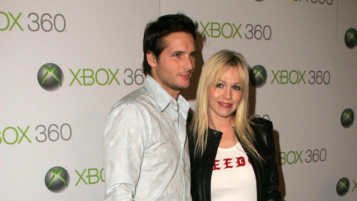Photo of Jennie Garth and Peter Facinelli
