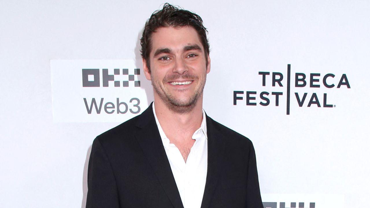 image of R.J. Mitte's mother, Dyna Mitte, said she encouraged the 'Breaking Bad' star to seek therapy before his death.