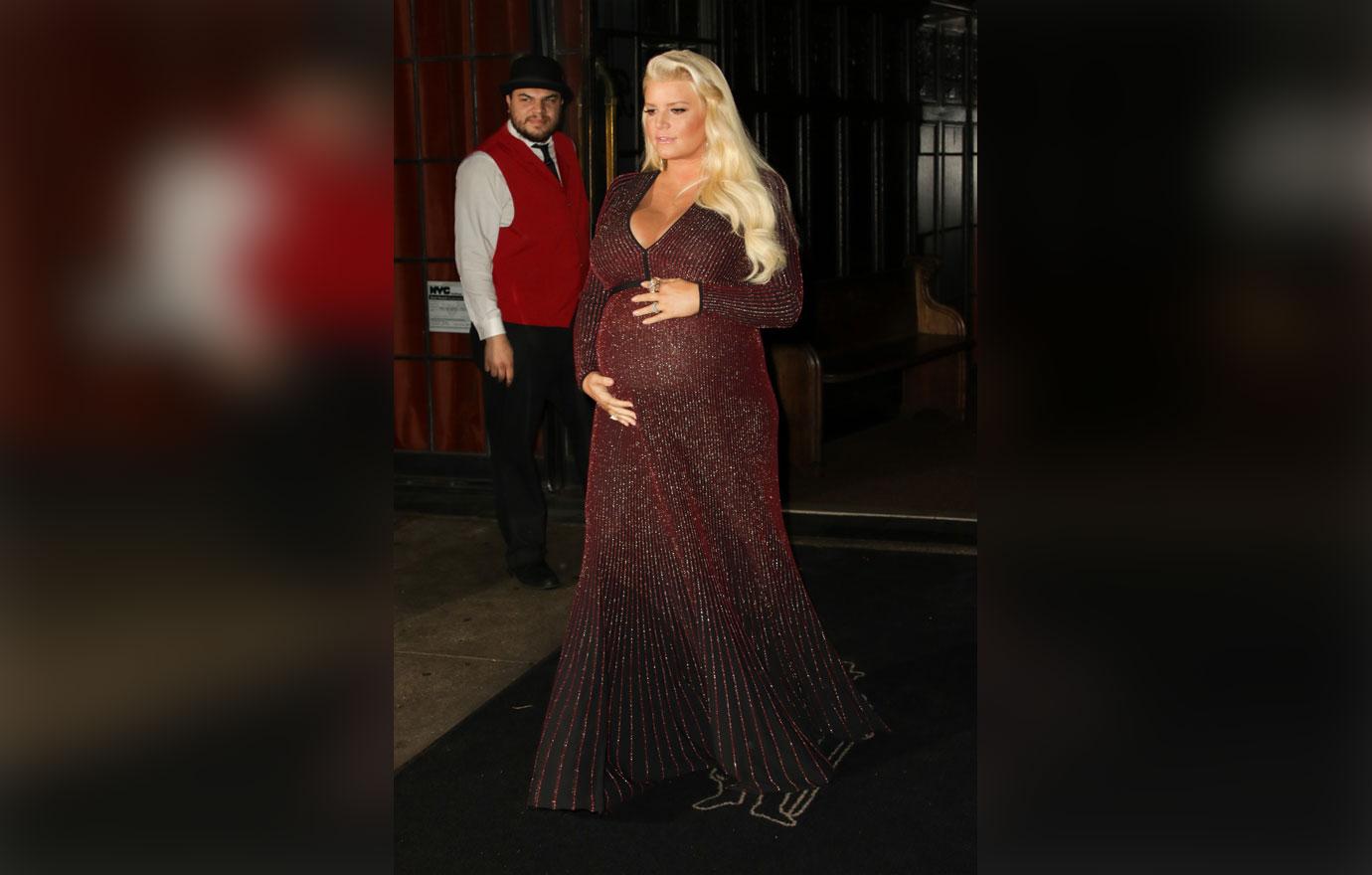 Pregnant Jessica Simpson Baby Bump LAX