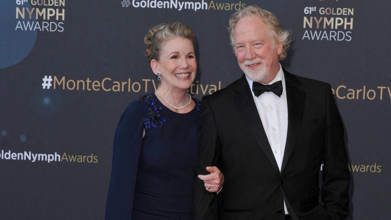 A photo of Melissa Gilbert and Timothy Busfield