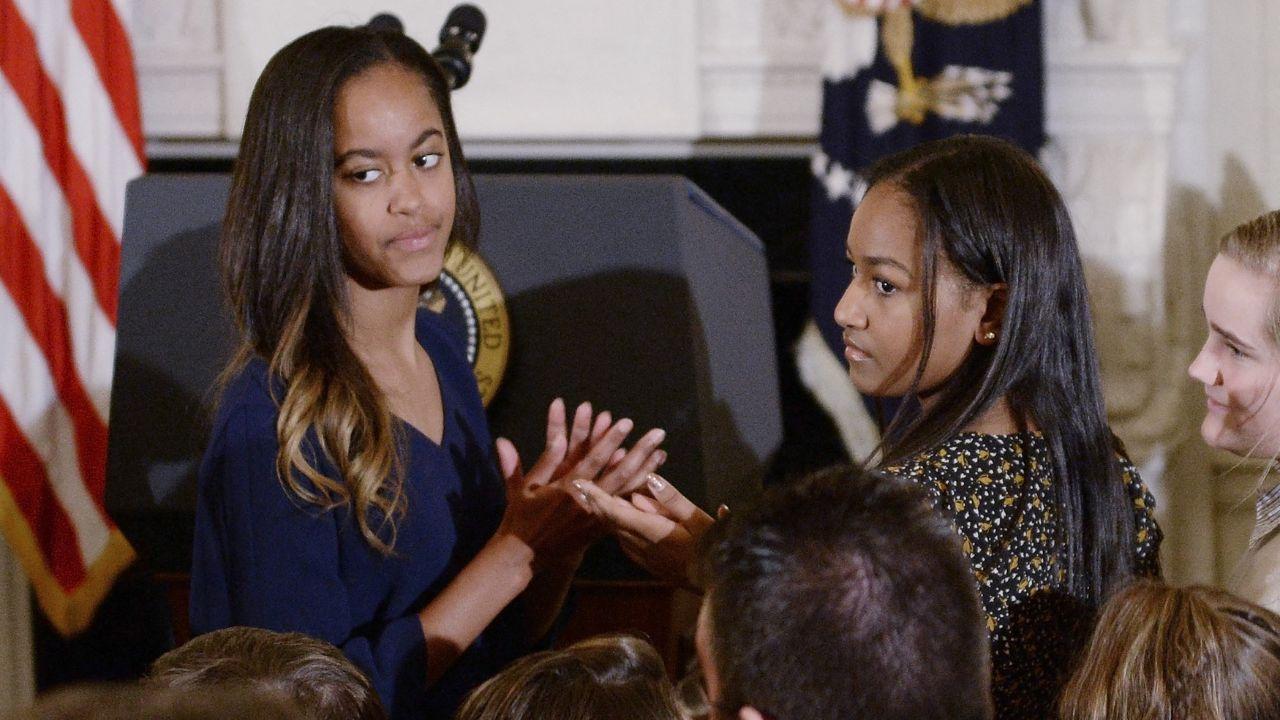 A photo of Malia and Sasha Obama