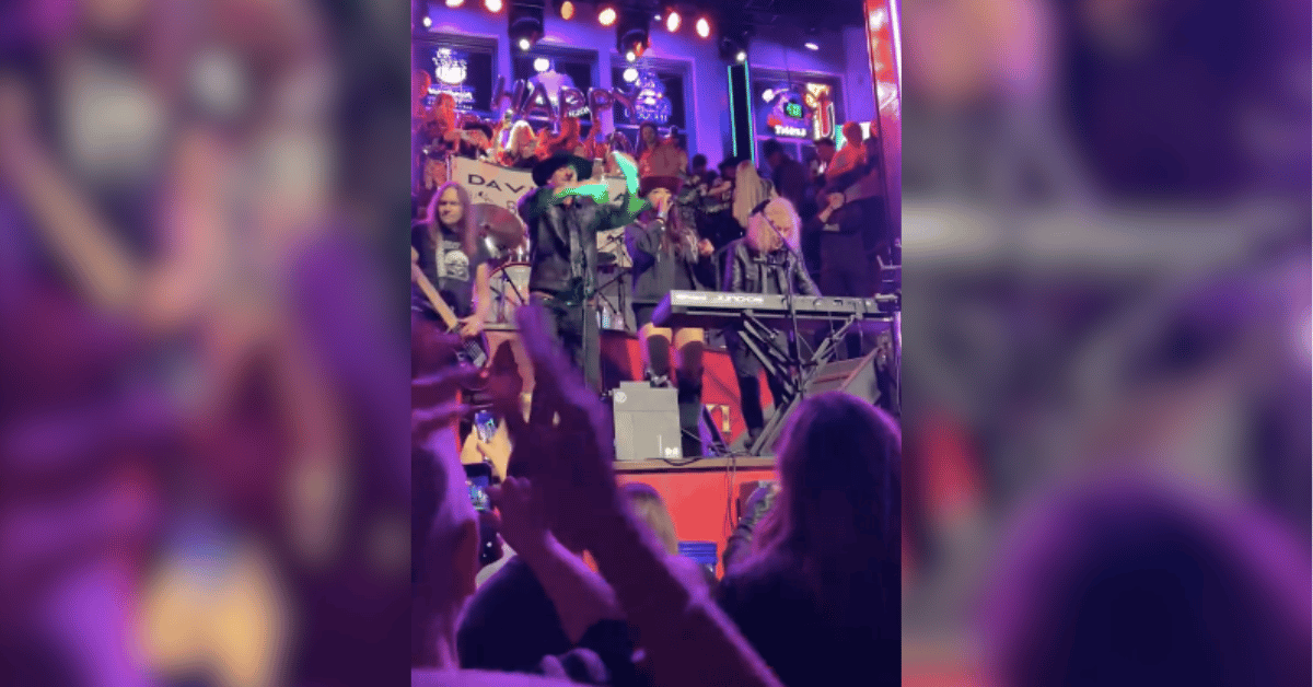 kid rock storms off stage at jon bon jovis bar after cursing at crowd