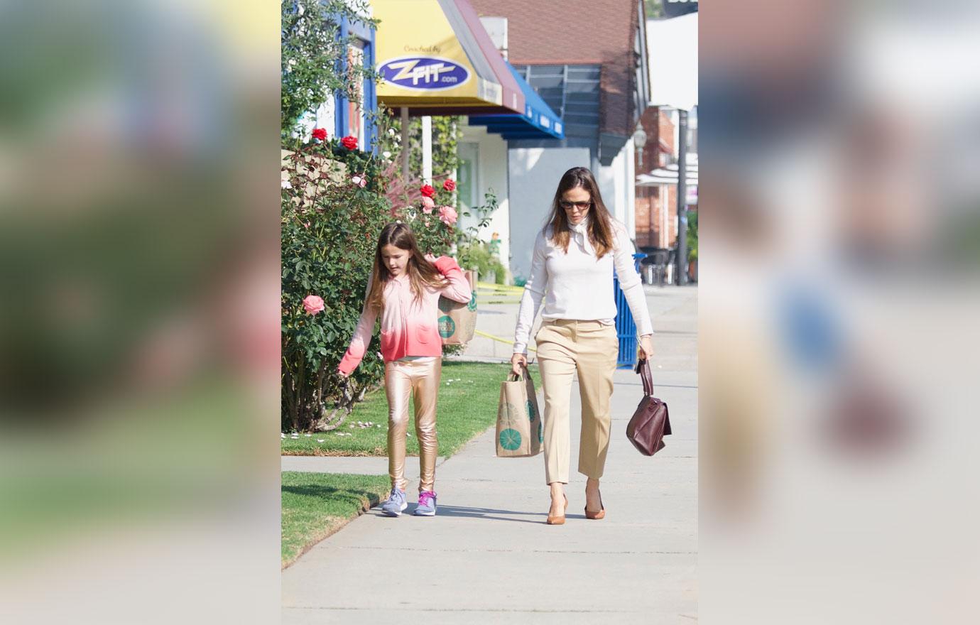 Jennifer Garner Heads To Church After Finalizing Divorce