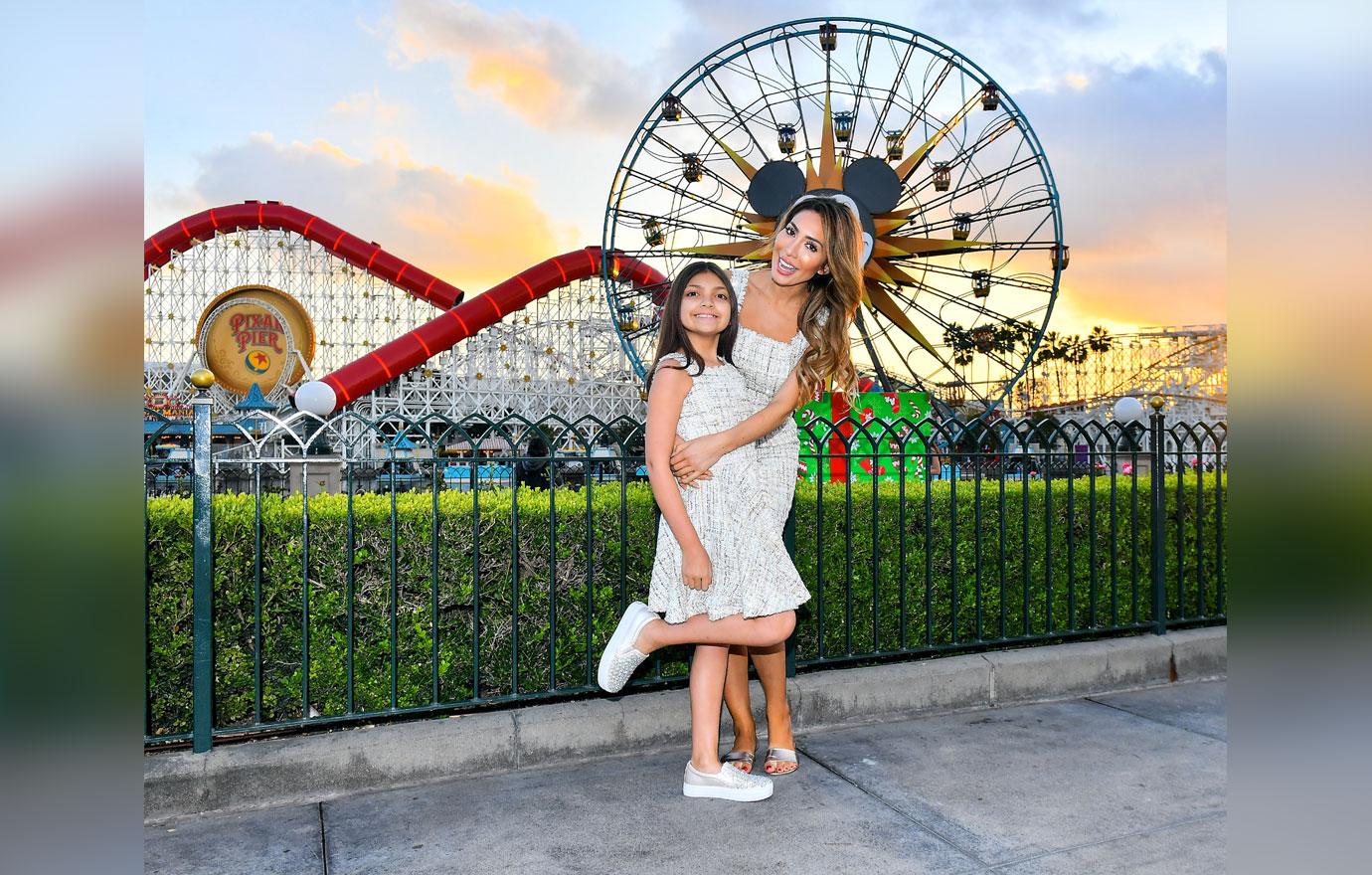 Farrah Abraham & Daughter Sophia Meet Santa Clause