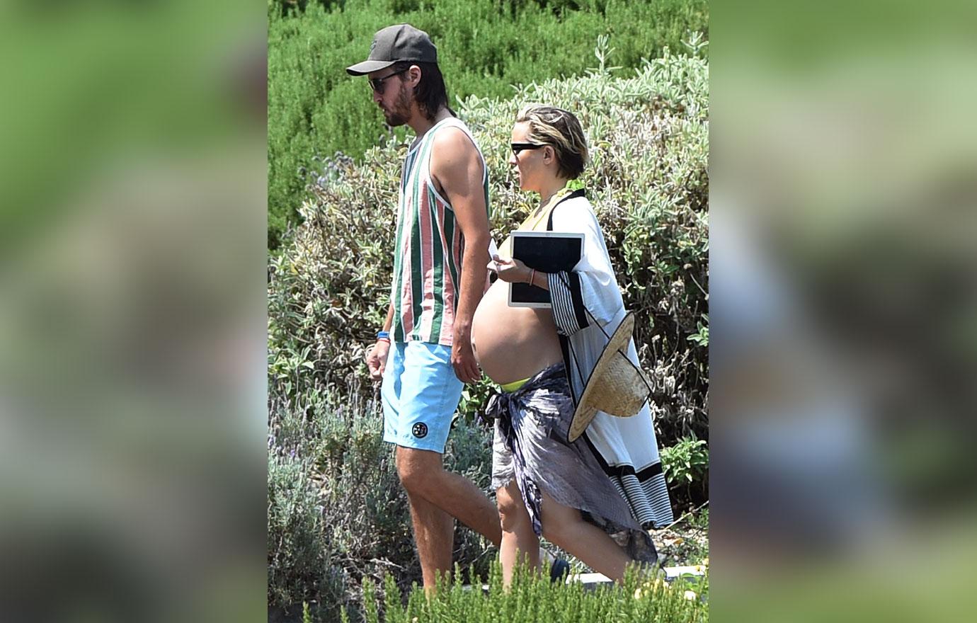 Kate Hudson Pregnant Baby Bump Bikini