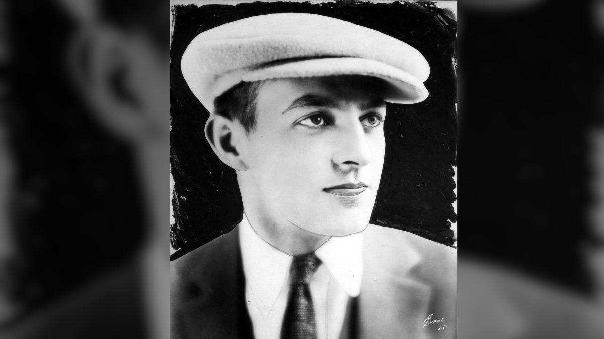 Producer David O. Selznick replaced George Cukor with Victor Fleming, fresh off 'The Wizard of Oz,' amid clashes with Gable.