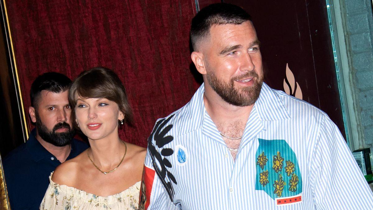 picture of Taylor Swift and Travis Kelce