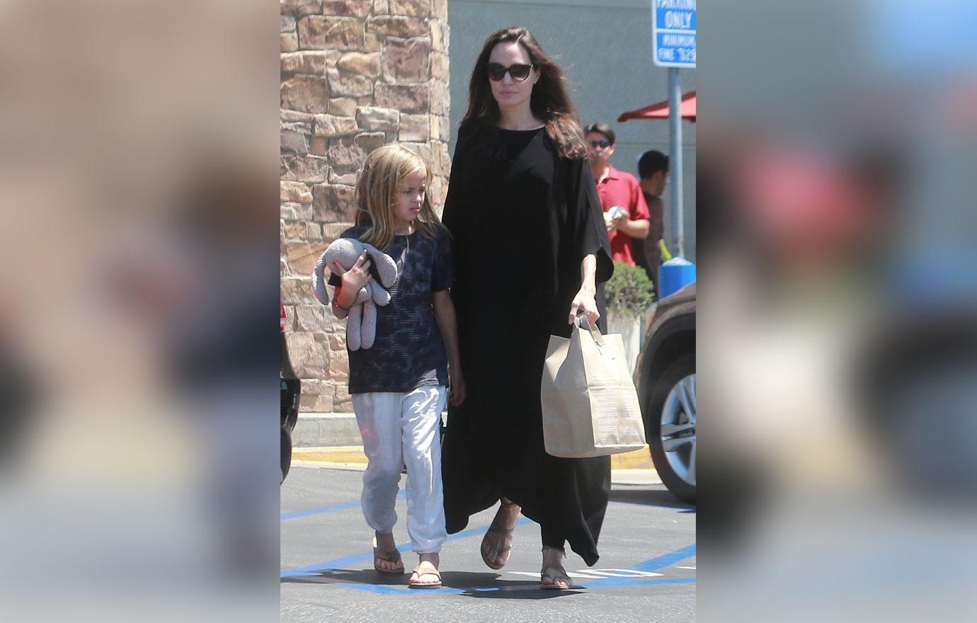 Angelina Jolie Divorce Kids Vivienne Grocery Store