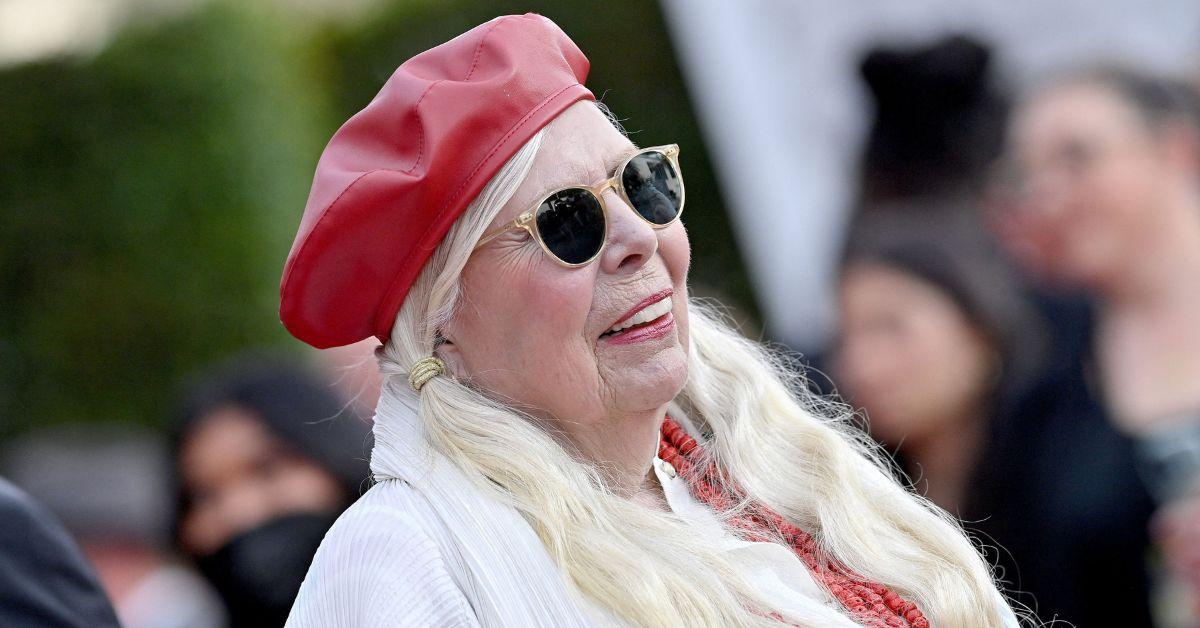 Joni Mitchell Performs for Three Hours After Near-fatal Brain Aneurysm