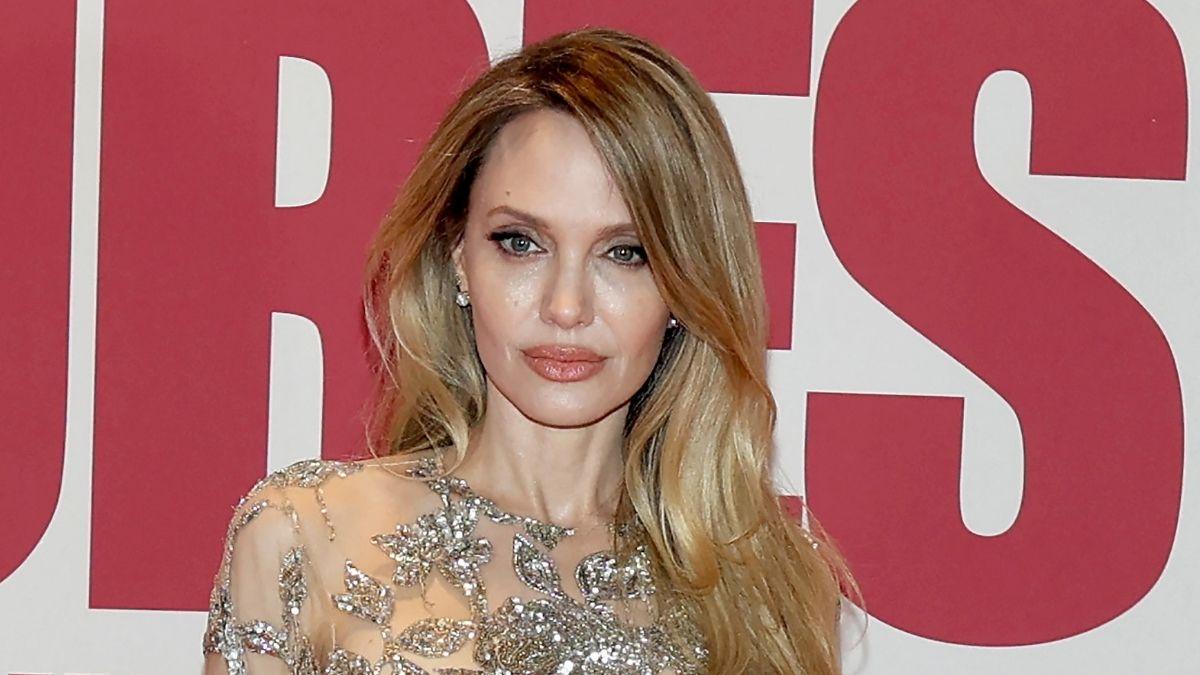 angelina jolie daughters zahara shiloh vivienne