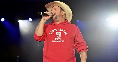 Photo of Garth Brooks