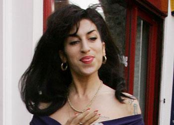//amy_winehouse_ _splashnews