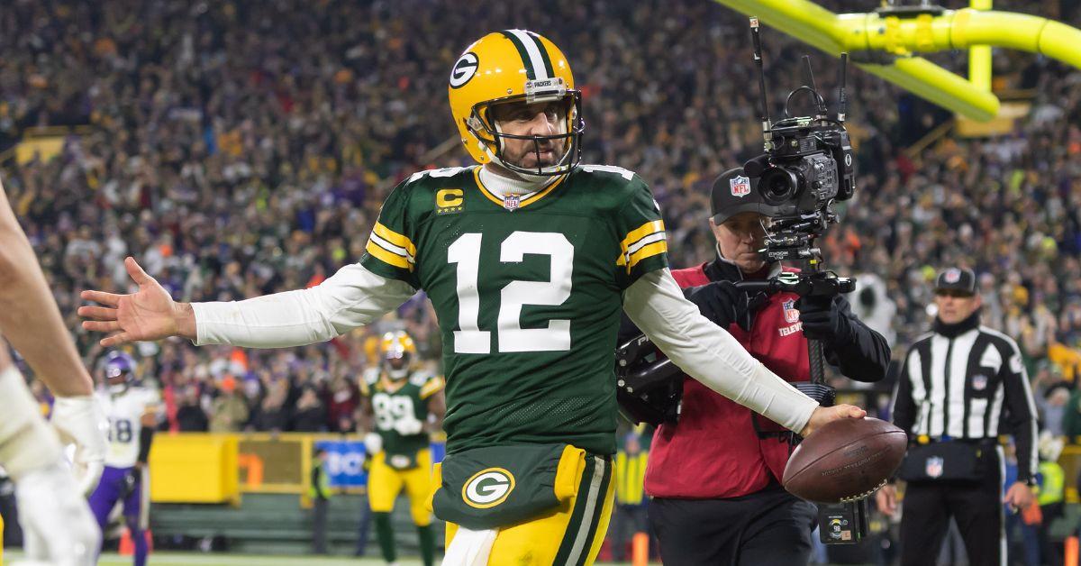 Look: Mallory Edens Sitting Next To Aaron Rodgers Tonight